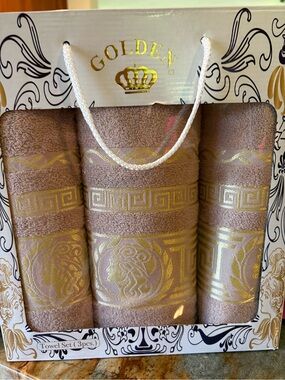 NWT NIB Rose Pink Greek Key Grecian Bath Towel Set Versace Vibes!!!